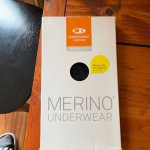 Icebreaker men’s wool boxers small